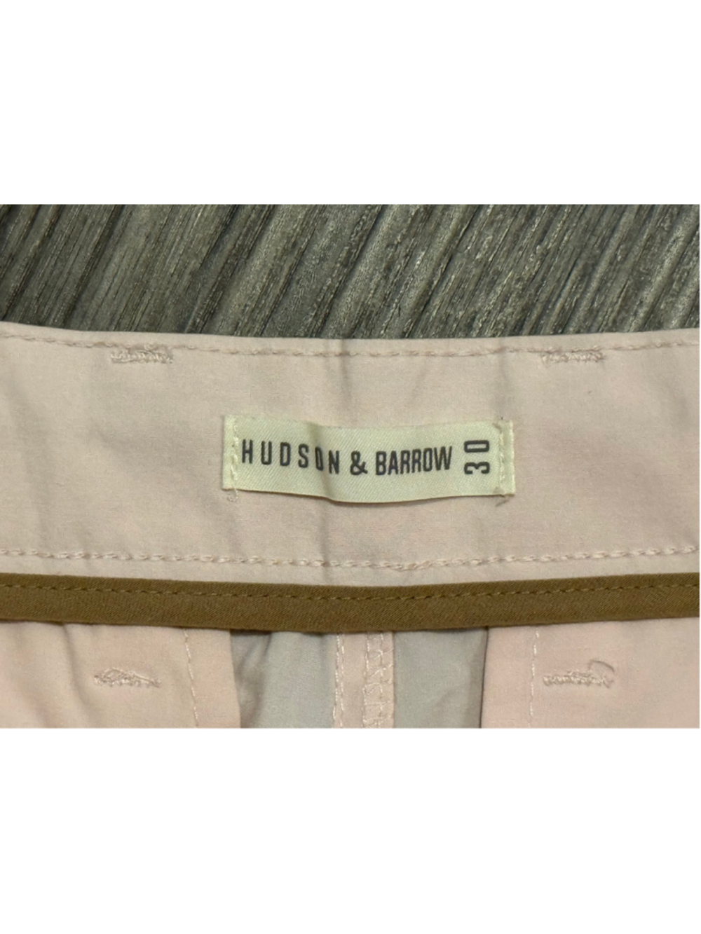 HUDSON & BARROW Men's Lightweight Tech Bermuda Shorts Sz 30 Powder Pink - Picture 3 of 7